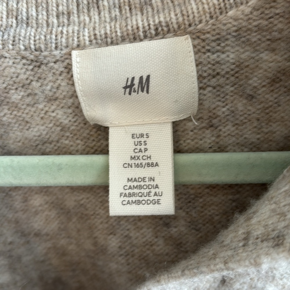H&M beige pullover - Picture 2 of 3